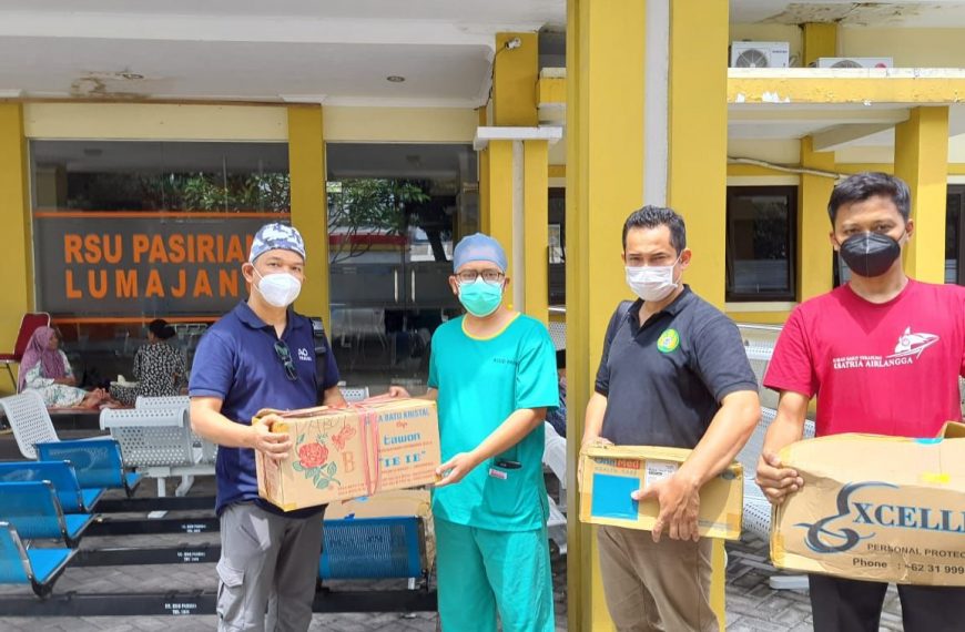 Tim Gabungan Peduli Bencana Alam FK UNAIR Terjun Bantu Korban Erupsi Semeru